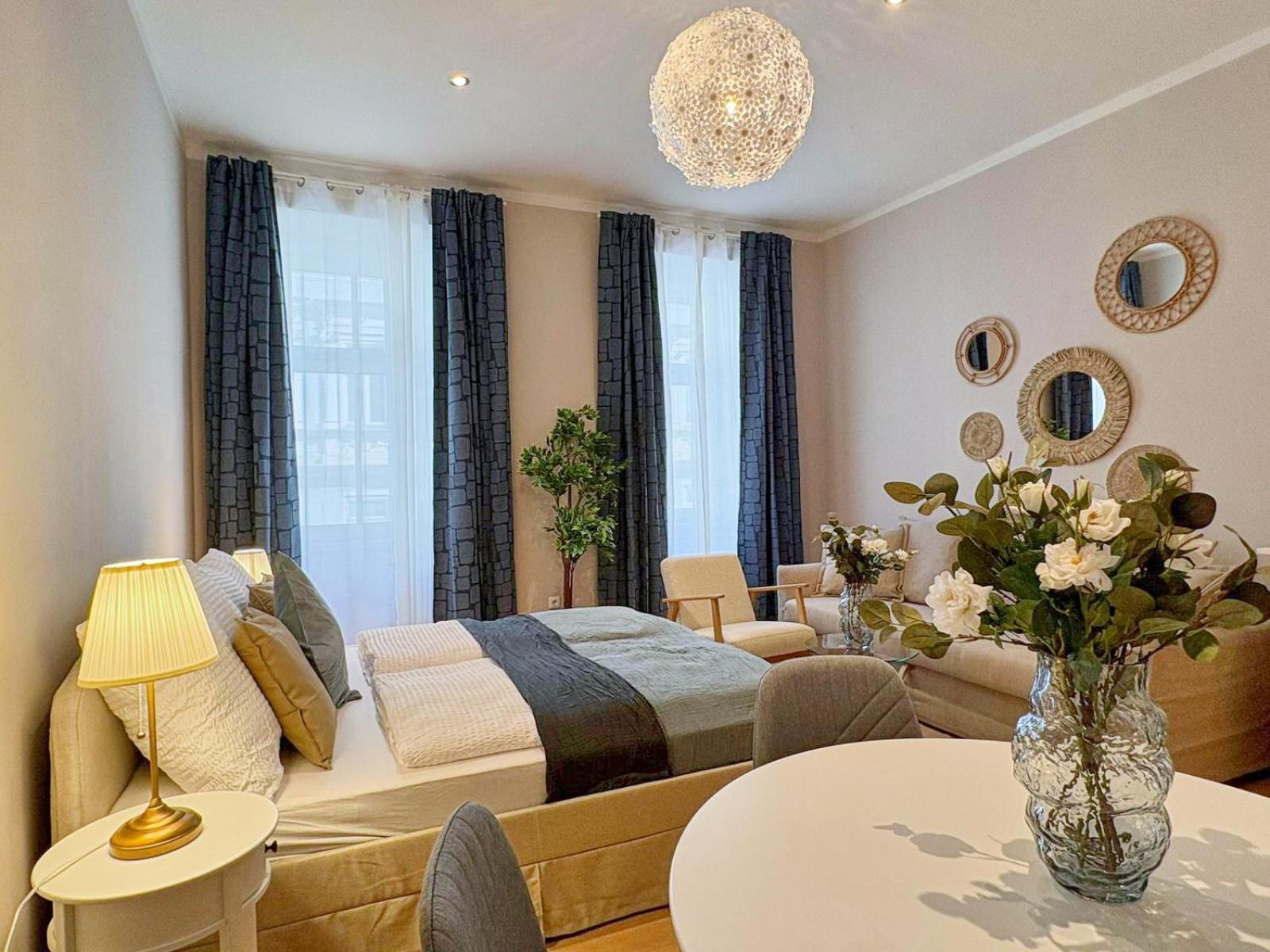 Spacious And Near Metro I Close To Parks I Akh Apartman Bécs Kültér fotó