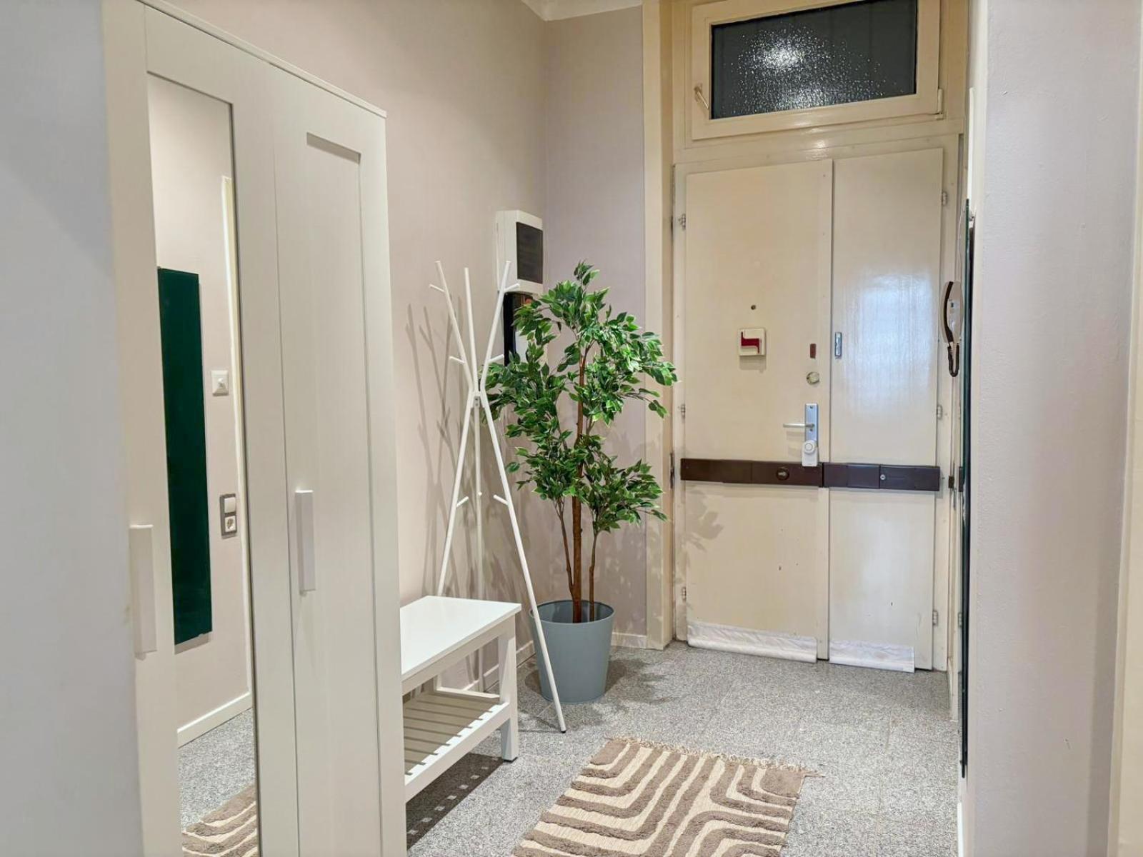 Spacious And Near Metro I Close To Parks I Akh Apartman Bécs Kültér fotó